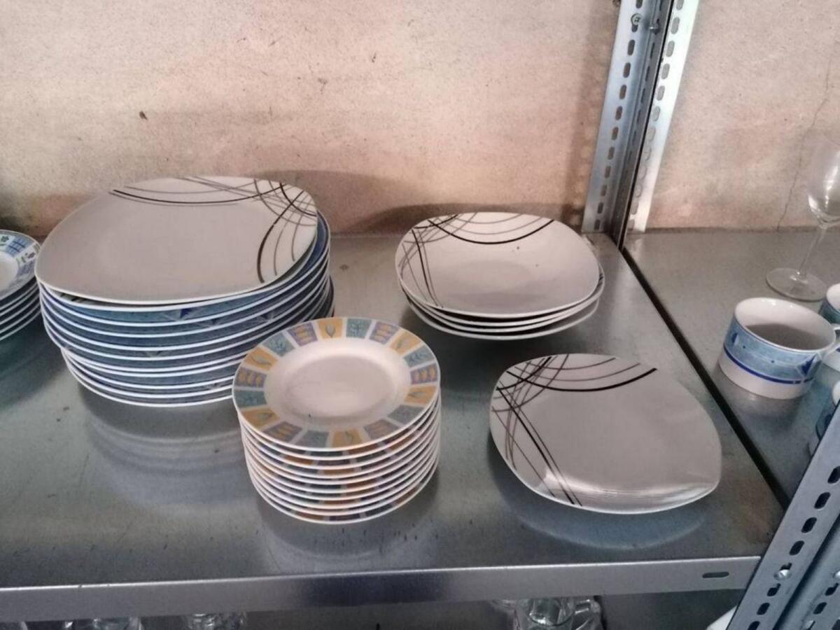 Teller, Gläser, Schalen, Tassen 2