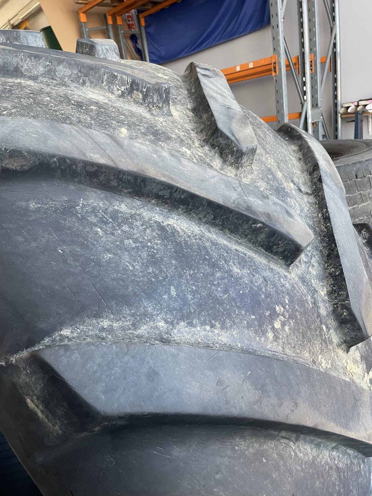 Verkaufe Michelin Mega Xbib 900/60R32 2