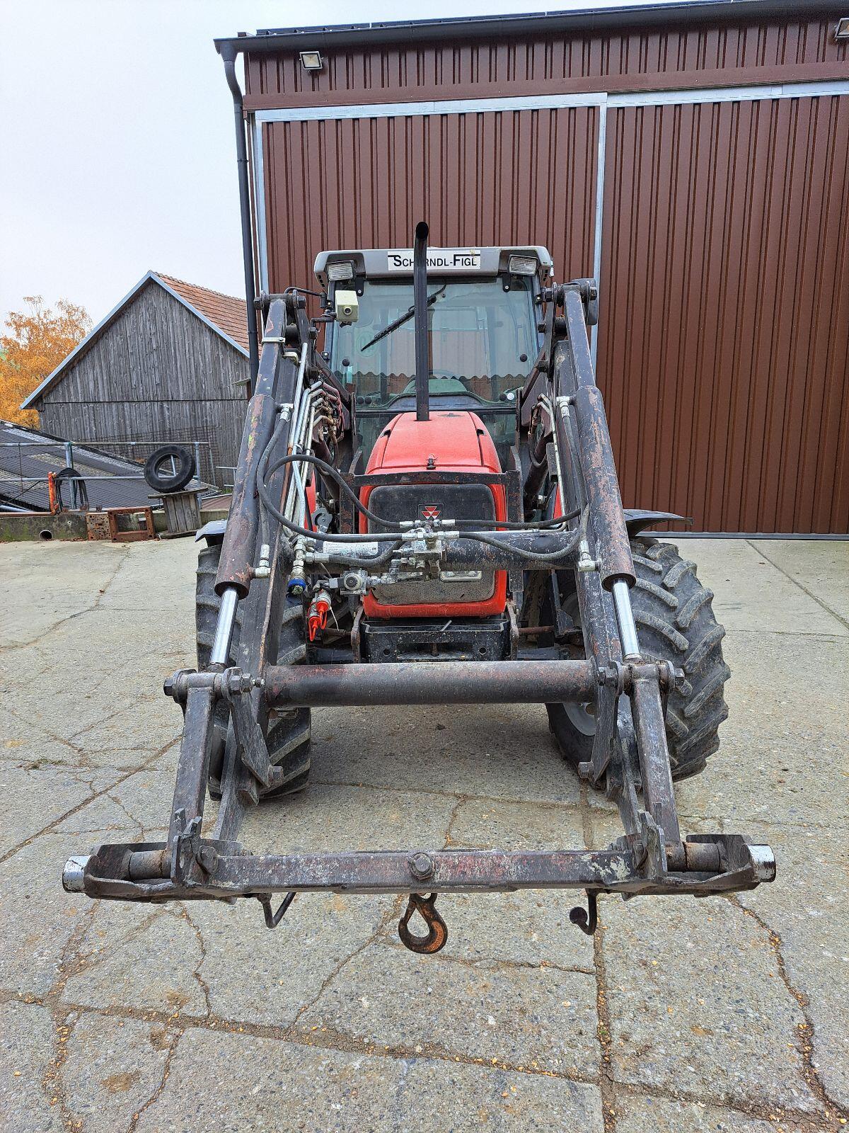 Massey Ferguson 4235 3