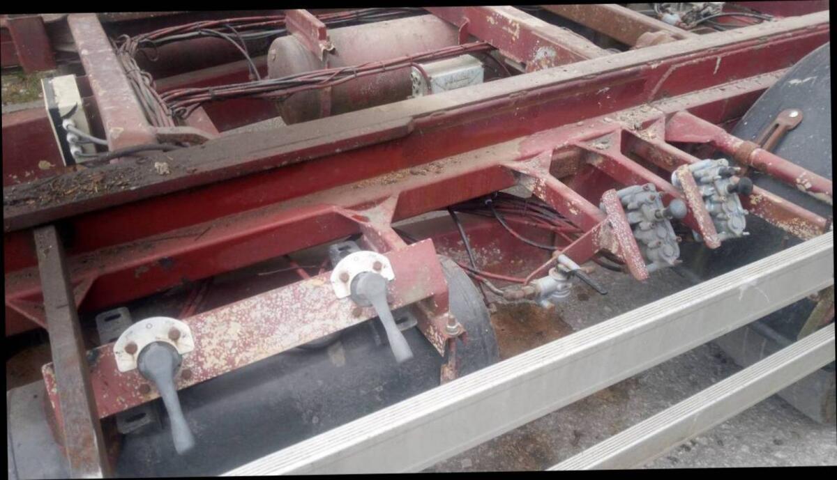 Tridem Fahrgestell - Abrollanhänger 3