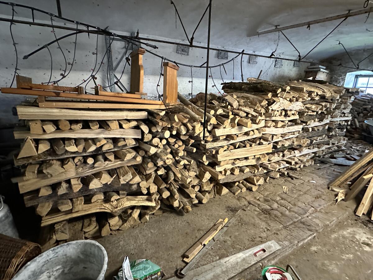 Verkaufe trockenes Eschenscheitholz 7,5 m³ 1