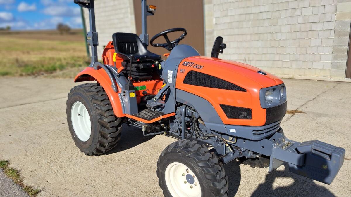 Kleintraktor Kioti CK20 HST in neuwertigem Zustand 2