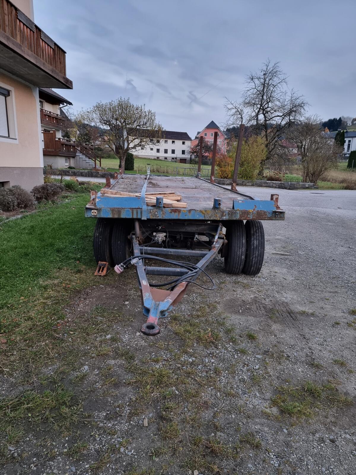 Tieflader mit Zwillingsreifen 2