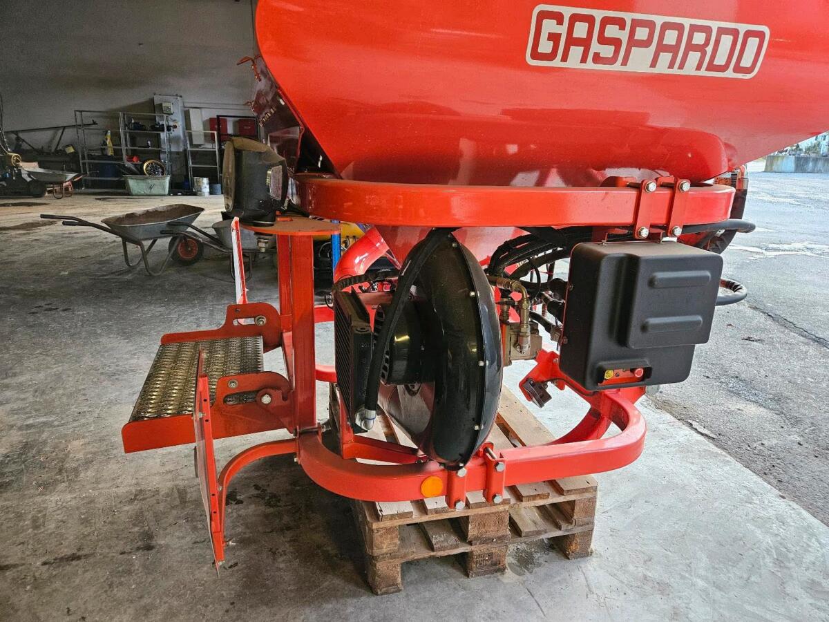 Maschio Gaspardo PA1 Fronttank 1