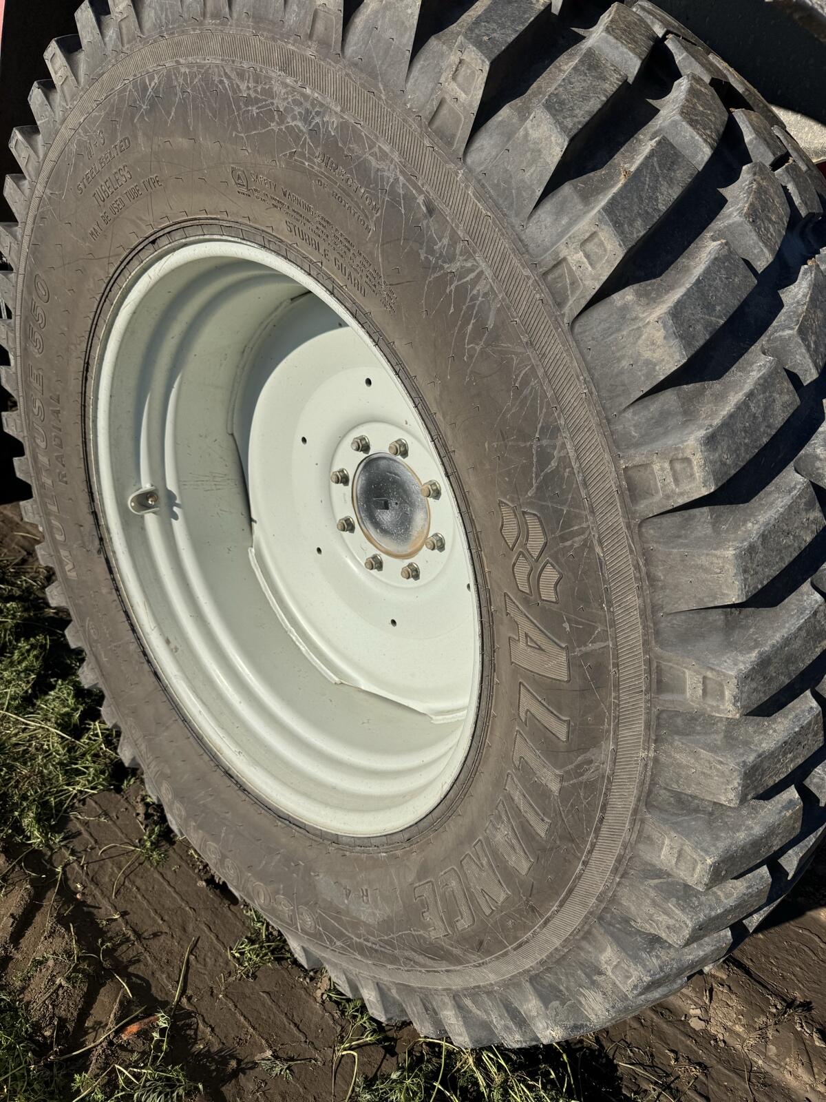 Alliance 650/65 R38 1