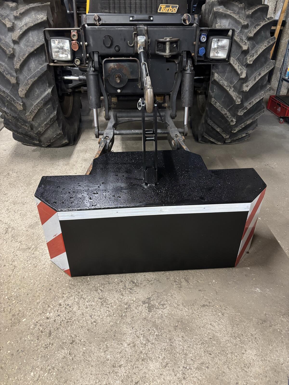 Frontgewicht 900 kg 2