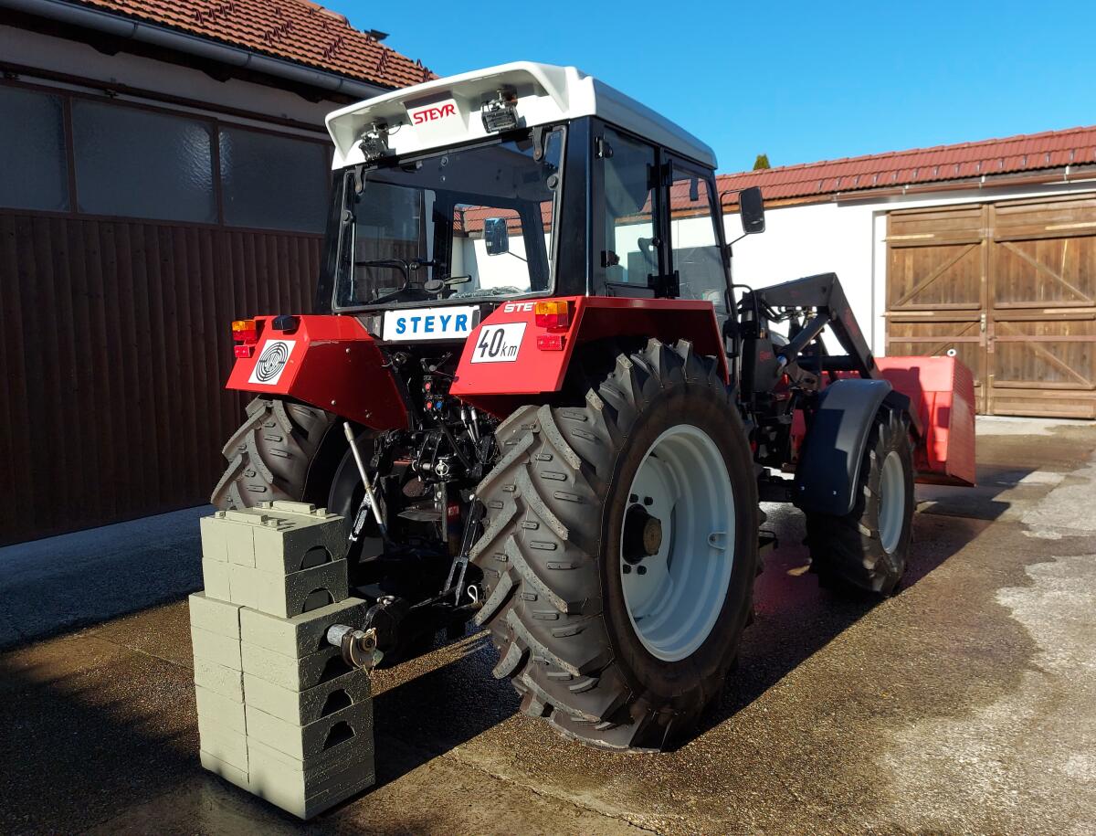 Steyr 964 A Case 2024 mit Hauer Frontlader, Schaufel 3