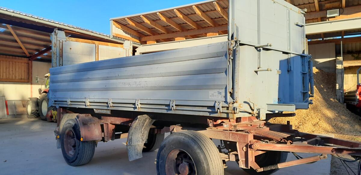 Anhänger Schwarzmüller 3-Seiten-Kipper 1
