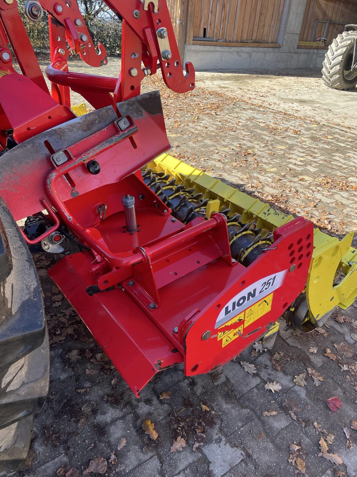 Pöttinger Lion 251 3