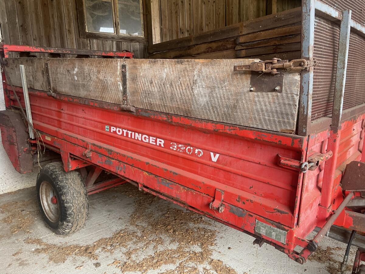 Pöttinger 3200 V Miststreuer 1