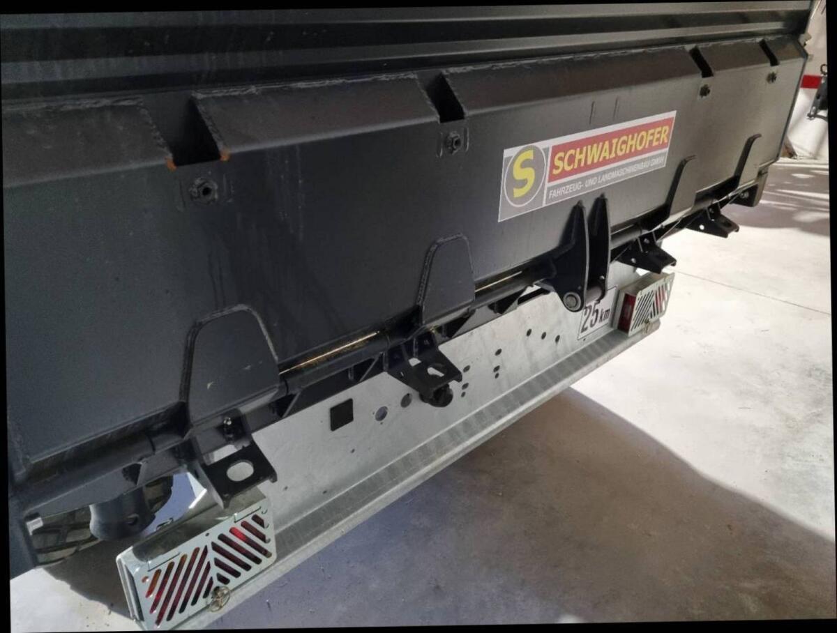 Schwaighofer Tandem-Dreiseitenkipper 13 t Gesamtgewicht 2