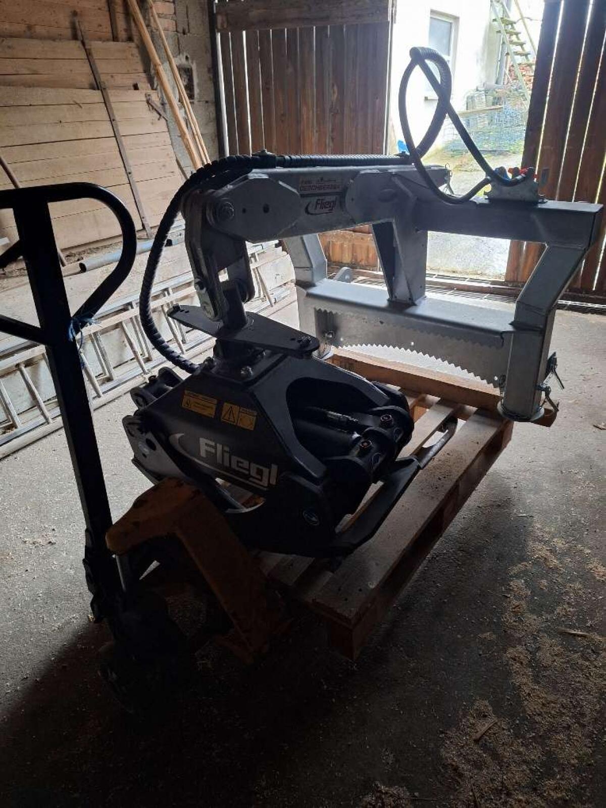 Rückezange Fliegl RZ 185 Combi 3