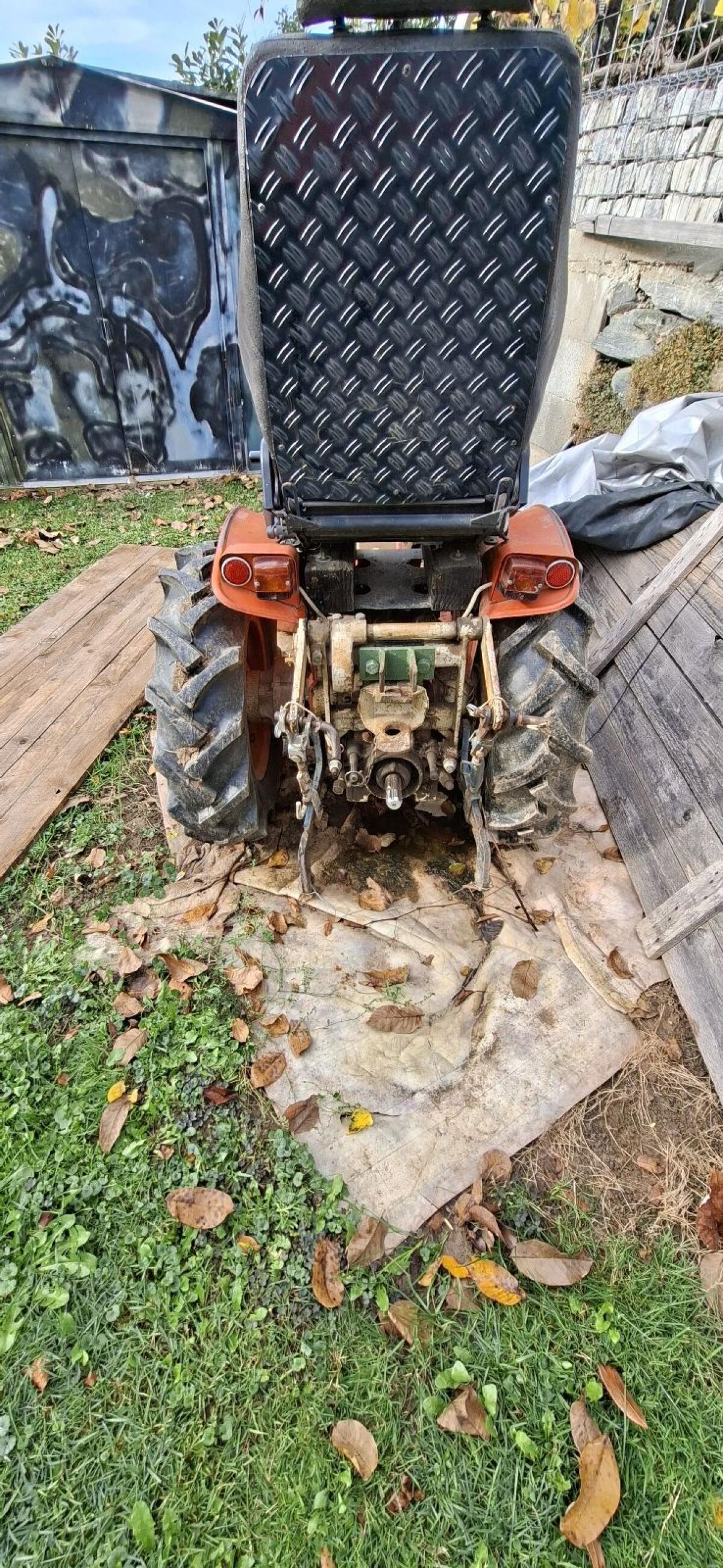 Agria 4800 mit Stockräumgerät 3