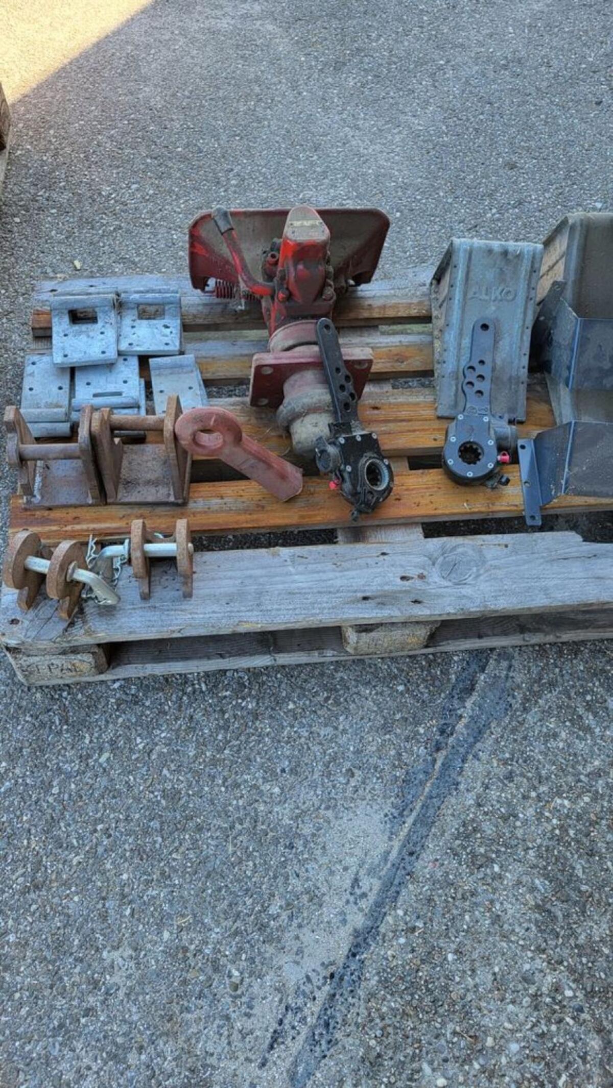 Flohmarkt - Anhängerbau - Teile 1