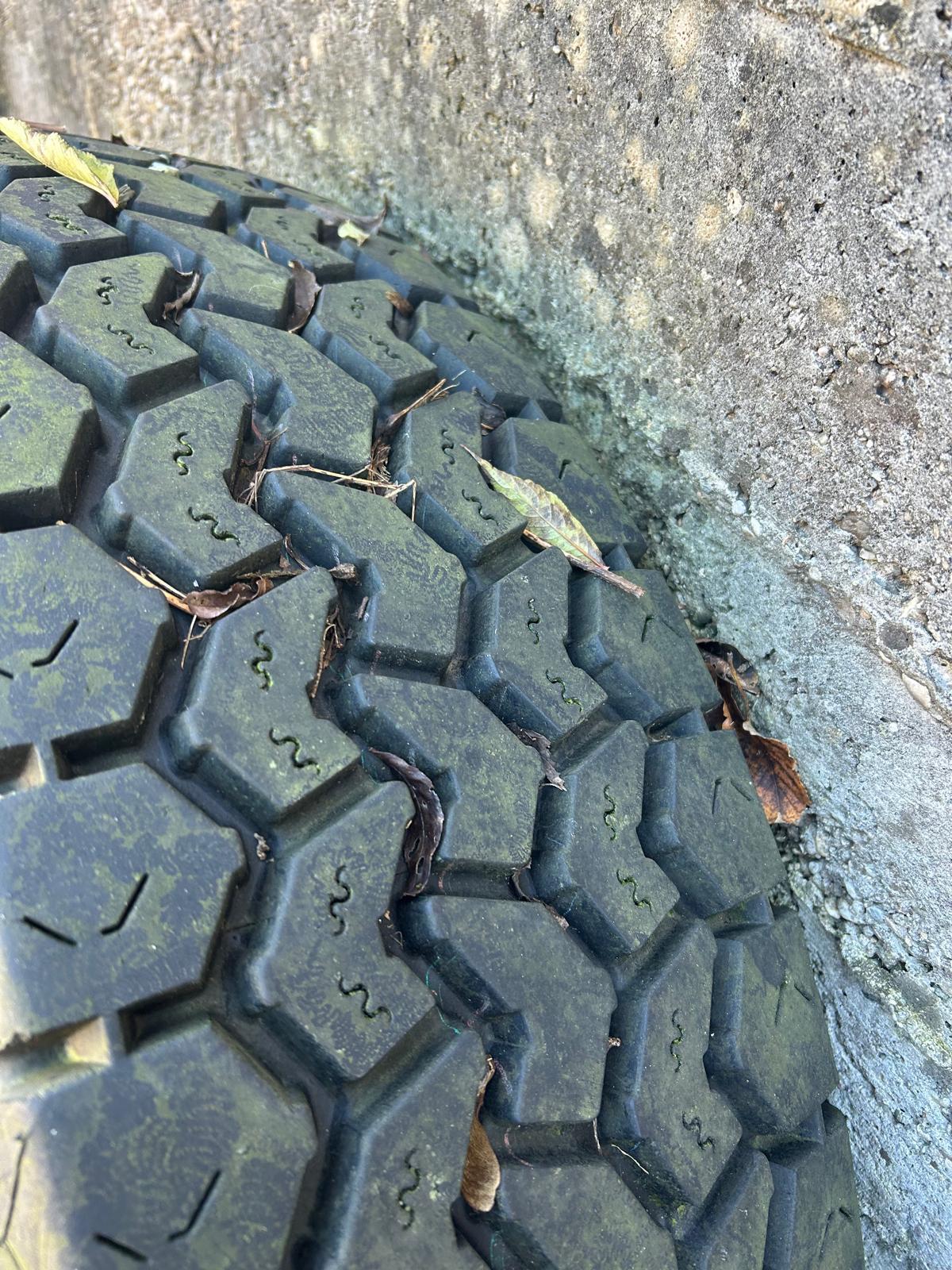 Unimog Teile - Winterdienst - Reifen - Schneepflug etc. 2