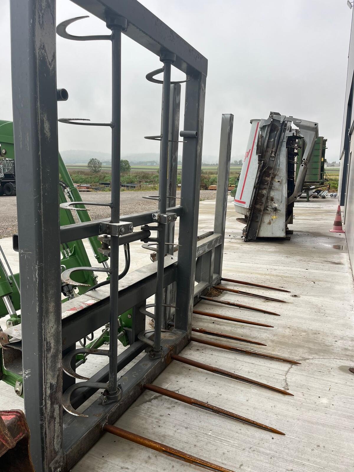 Strohballengreifer 1