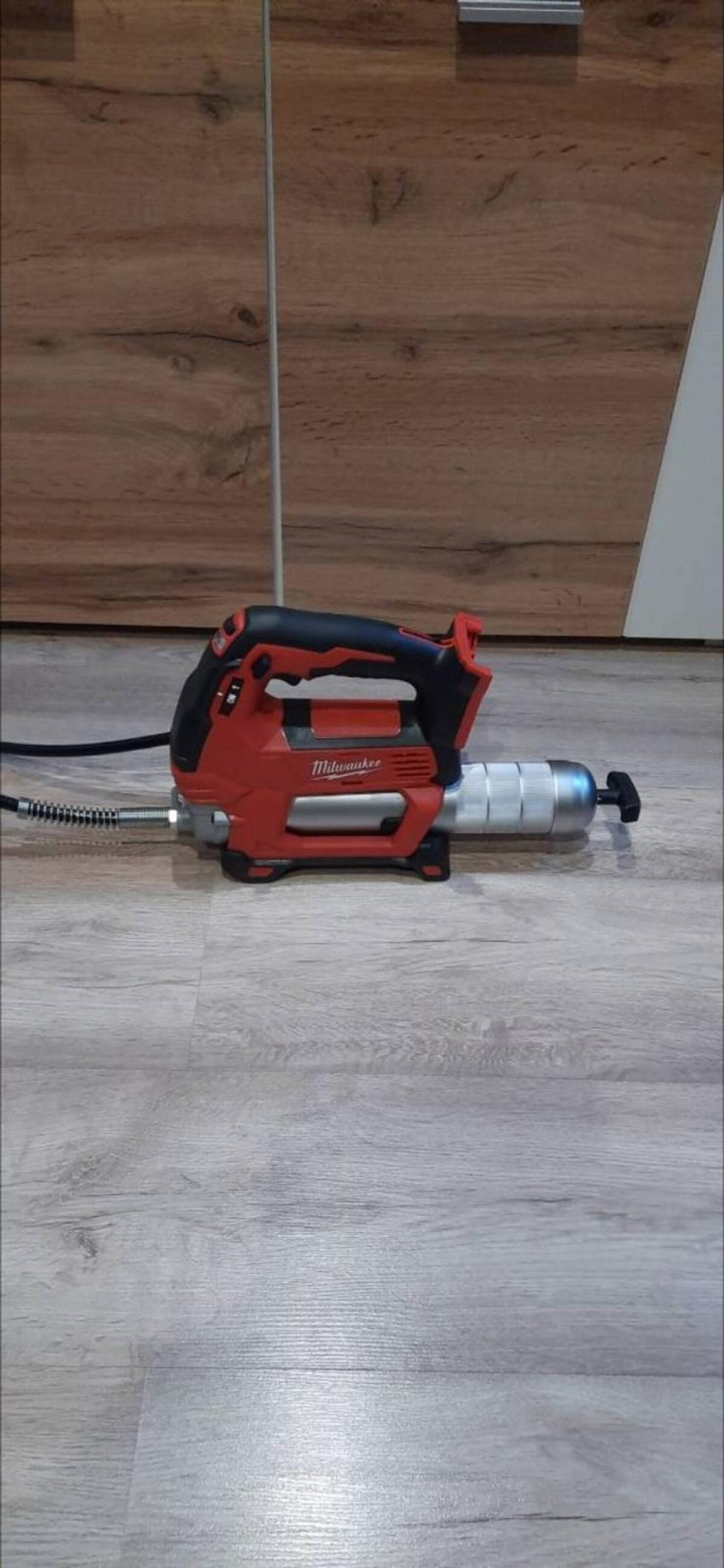 Milwaukee Fettpresse Akku M18 1