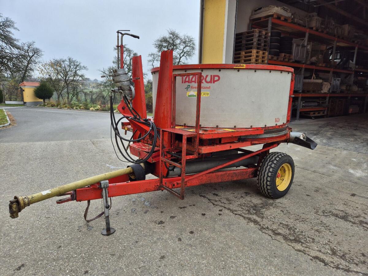 Taarup Kverneland KD807 Rundballenfräse 1