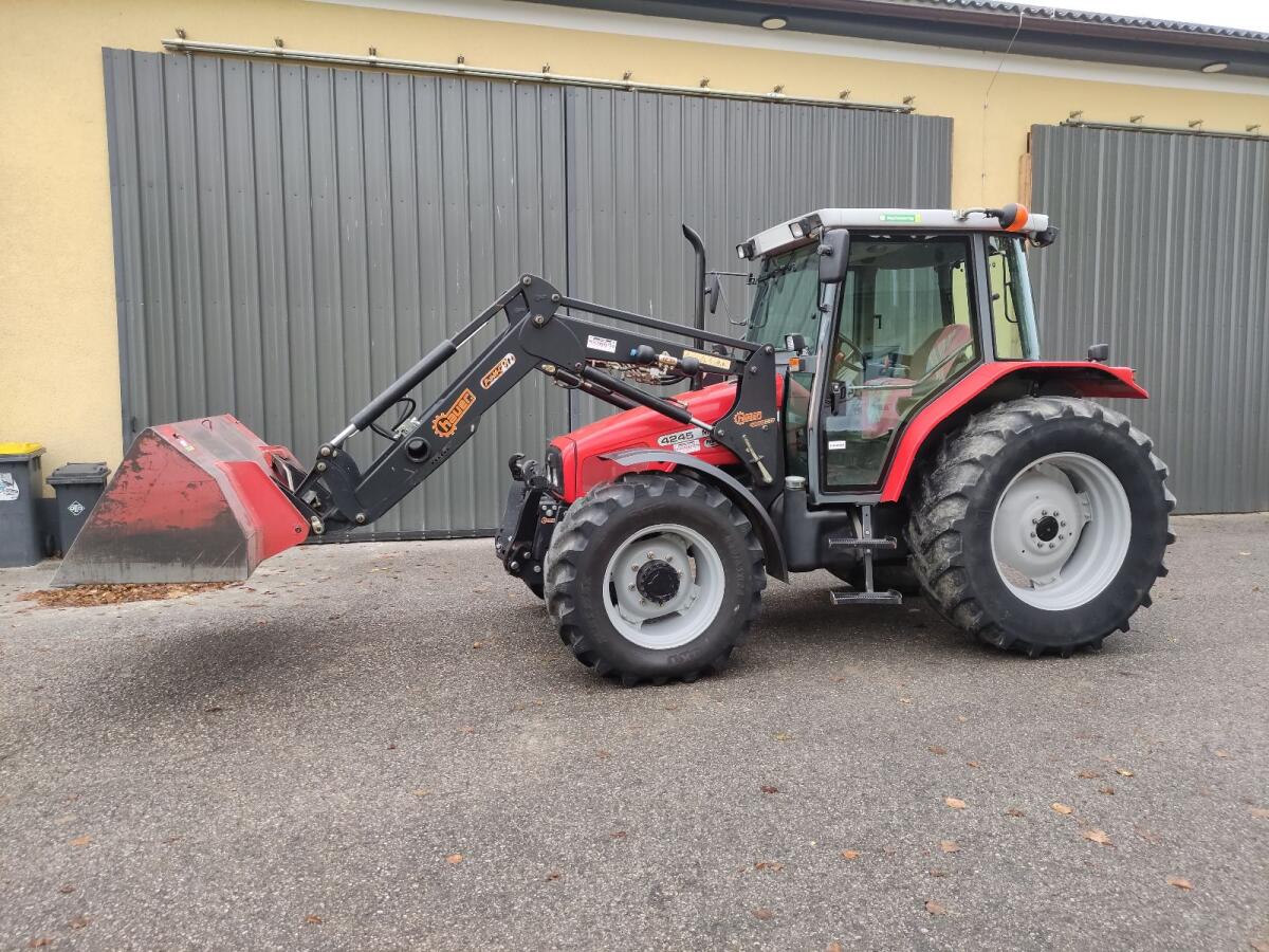 Massey Ferguson 4245 1