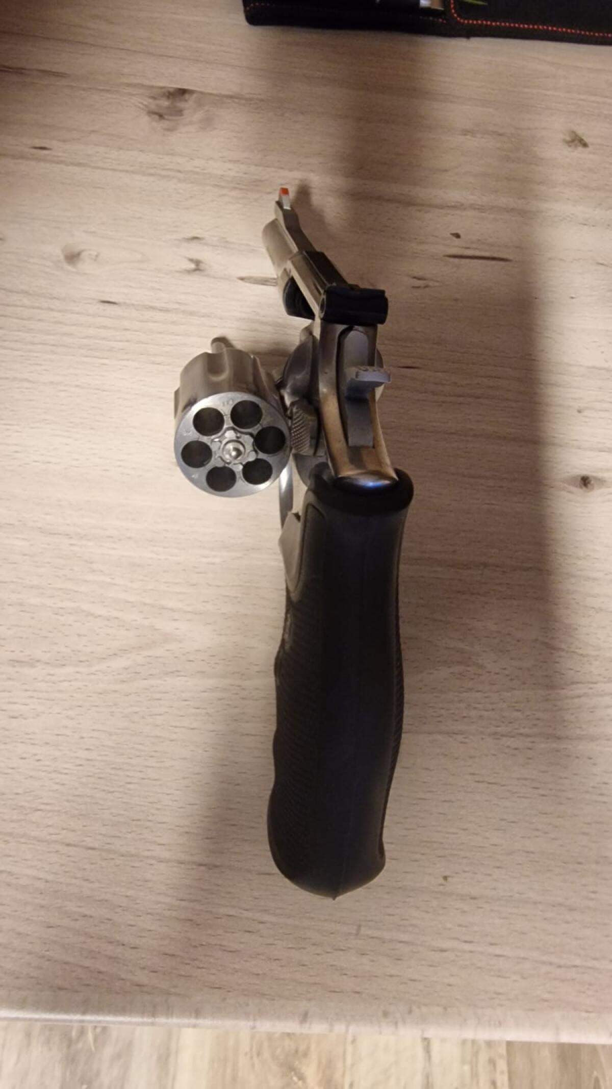 Verkaufe Smith & Wesson .38 Spezial 3