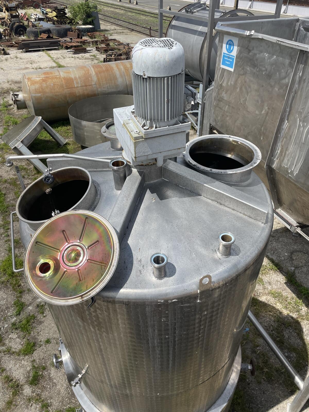 6 m³ (6.000 l) Edelstahl-Lebensmittelrührbehälter zu verkaufen 3