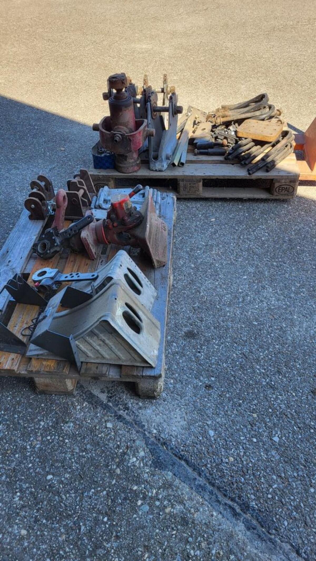 Flohmarkt - Anhängerbau - Teile 2