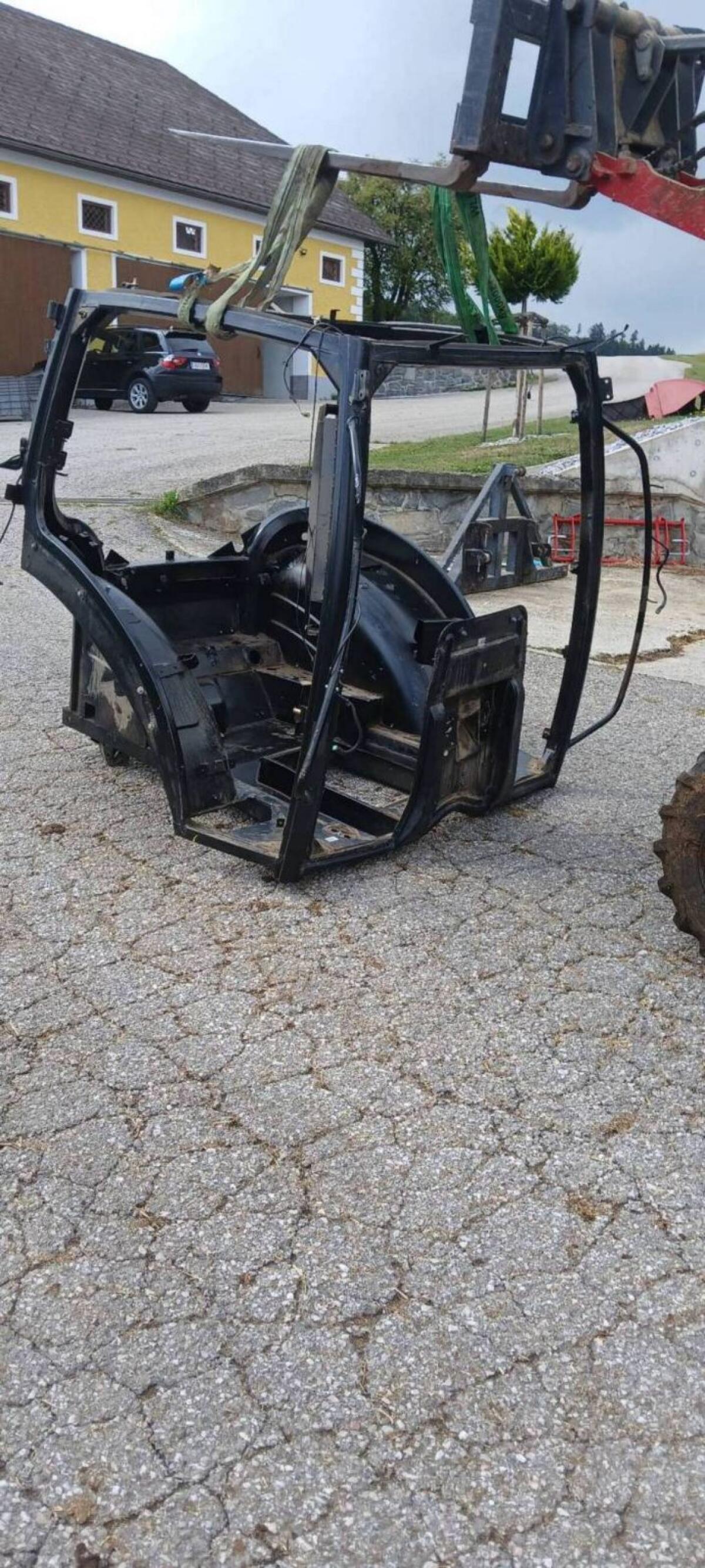 Kabinenrahmen Steyr Profi CVT, Case Maxxum CVX, NewHolland 1