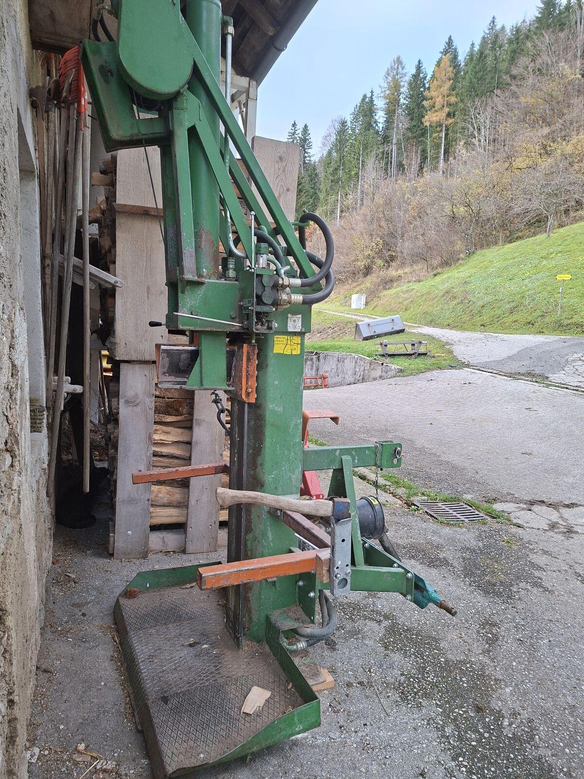 Posch Holzspalter mit Seilwinde 2