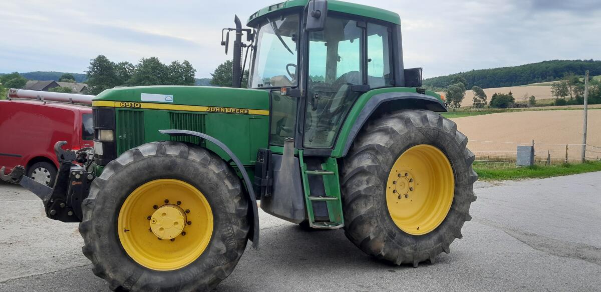 Verkaufe John Deere 6910 1