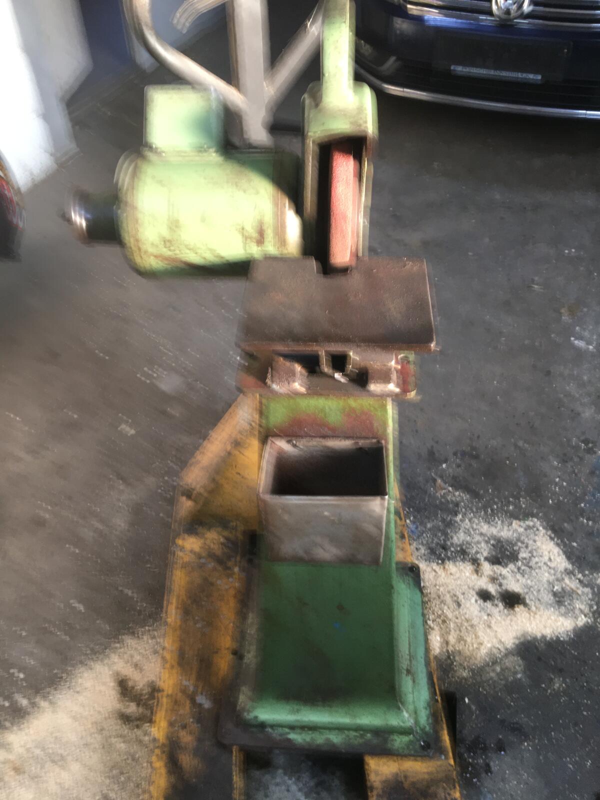 Schleifmaschine mit Gradeinteilung 1