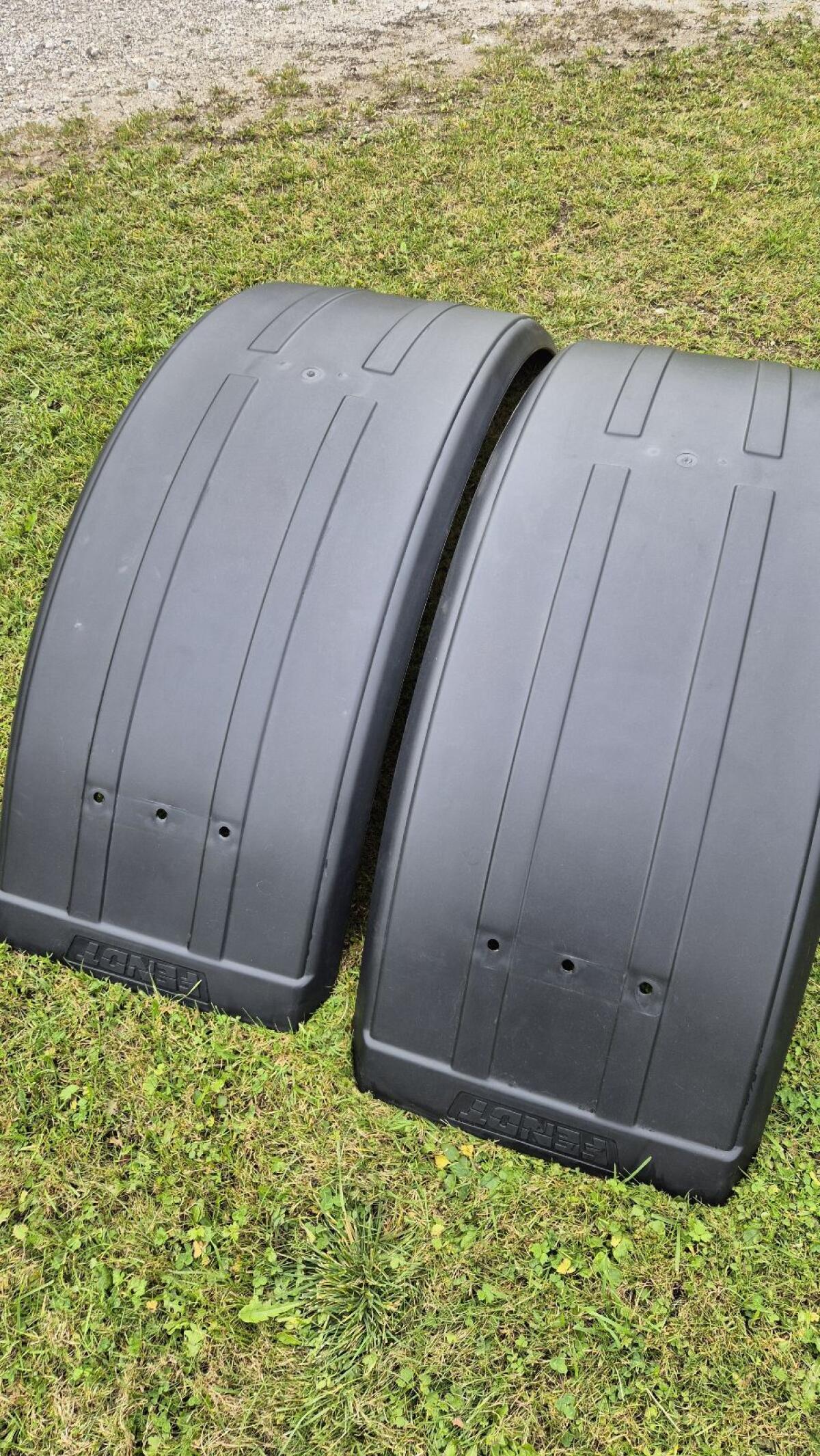 Original Fendt Kotflügel vorne 1