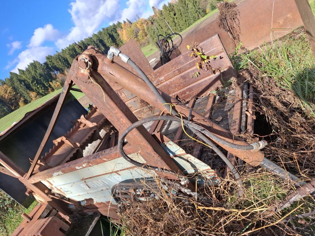 Steyr 8080, Wurmschwader, Ballenabwickler 1