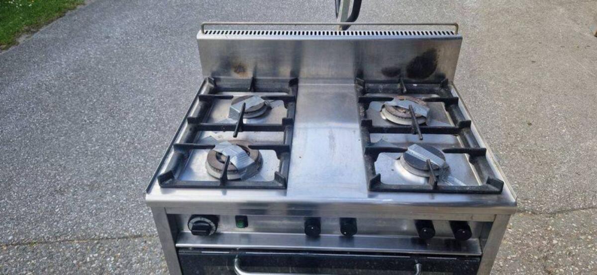 Gasherd Gastro 4 Brenner Edelstahl Mayway 2