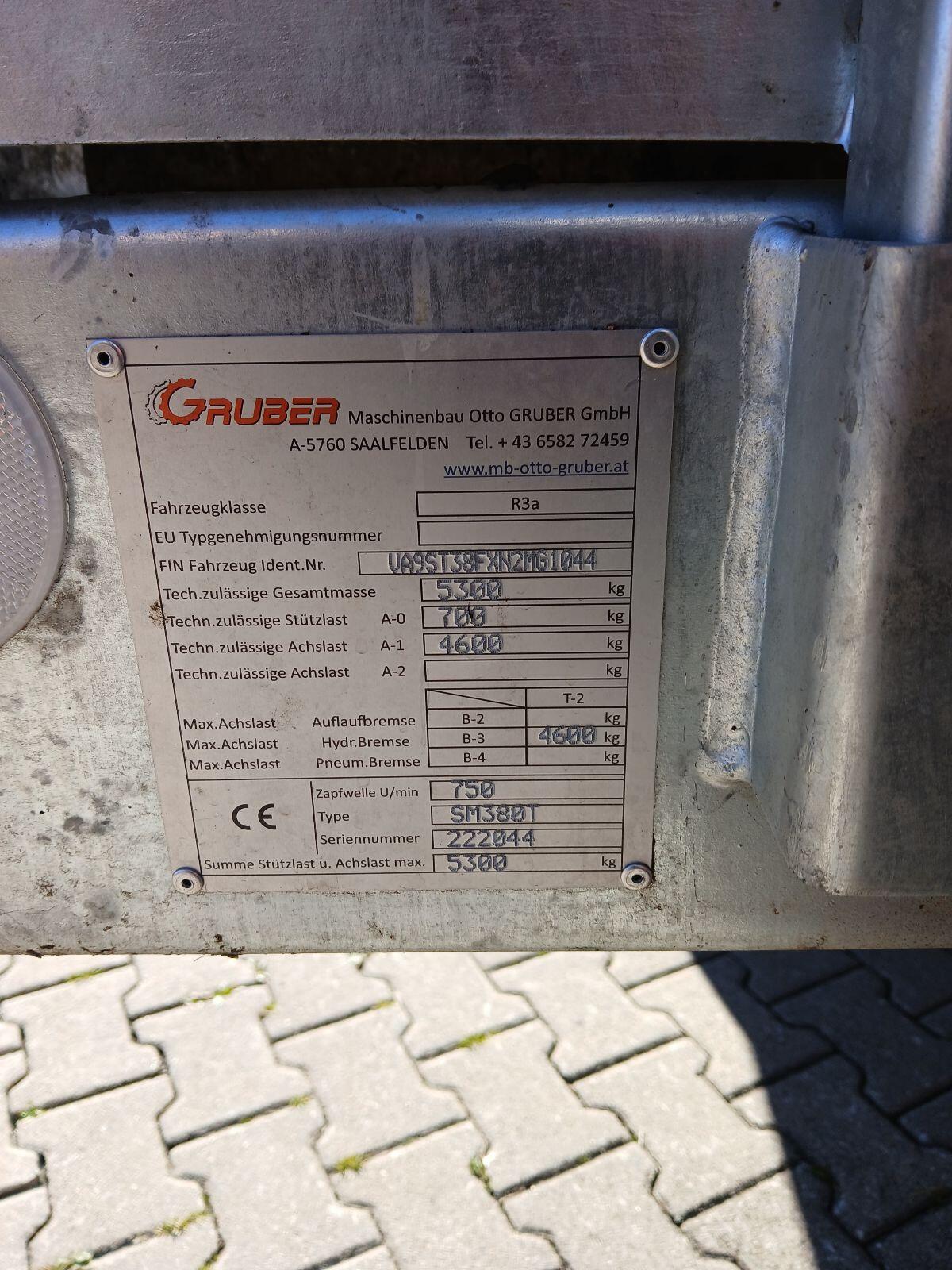 Gruber Miststreuer SM 380T 2