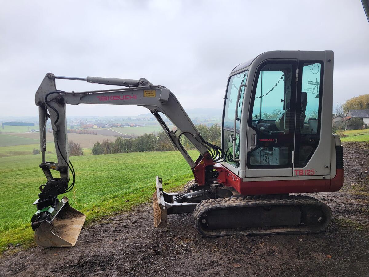 Takeuchi TB125 1