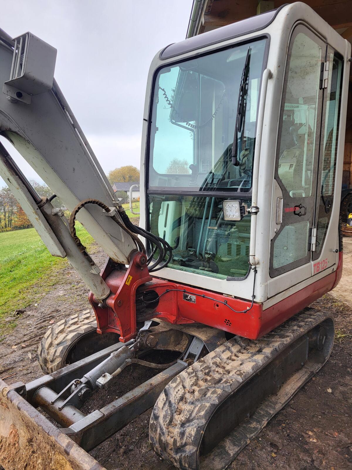 Takeuchi TB125 2