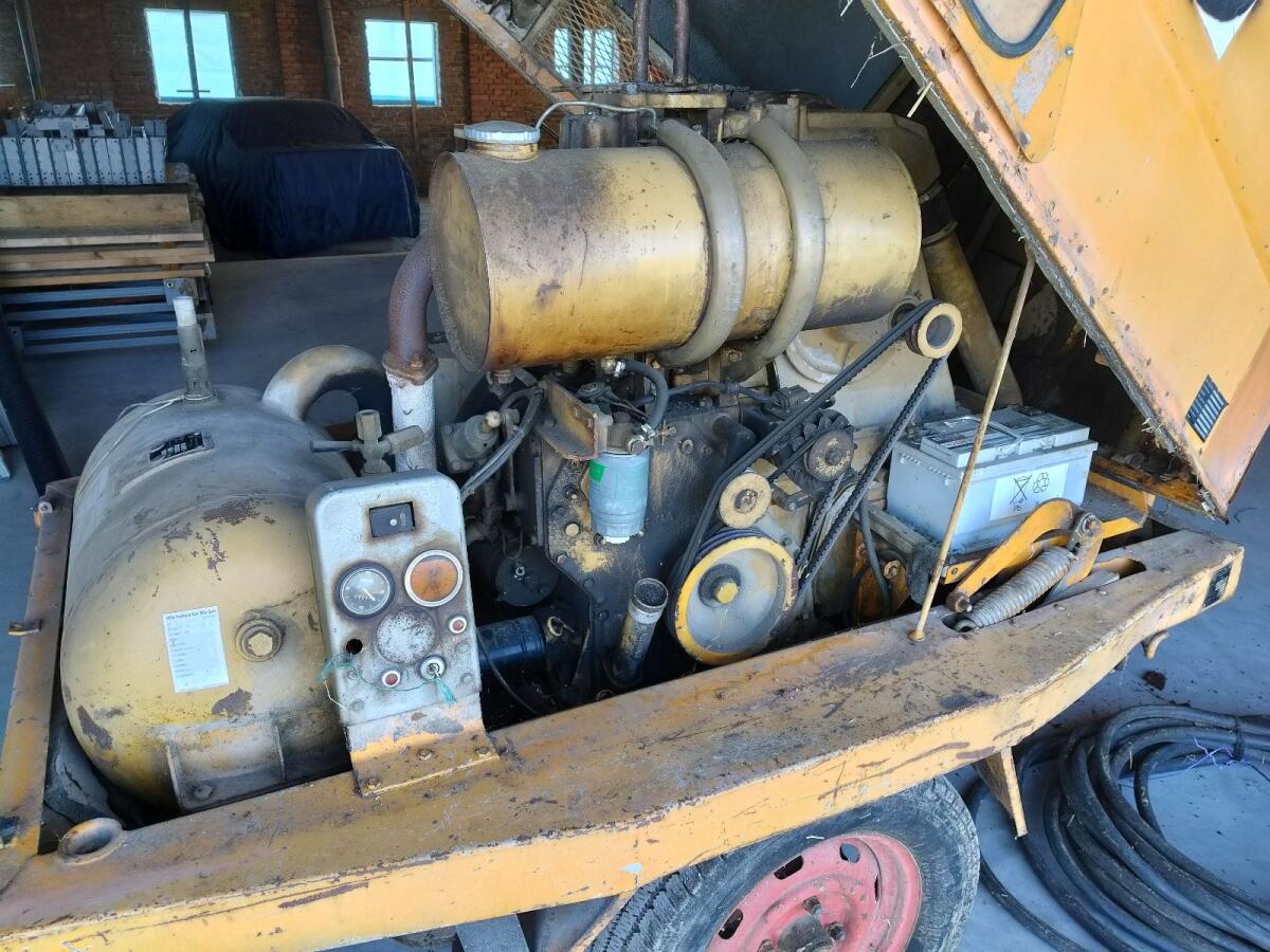 Baustellenkompressor Jenbacher, Schremmhammer + 16 Meißel 3