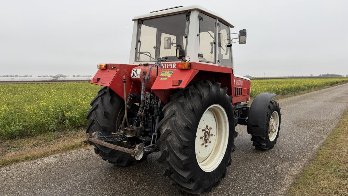 Steyr 8110 Allrad Traktor 3