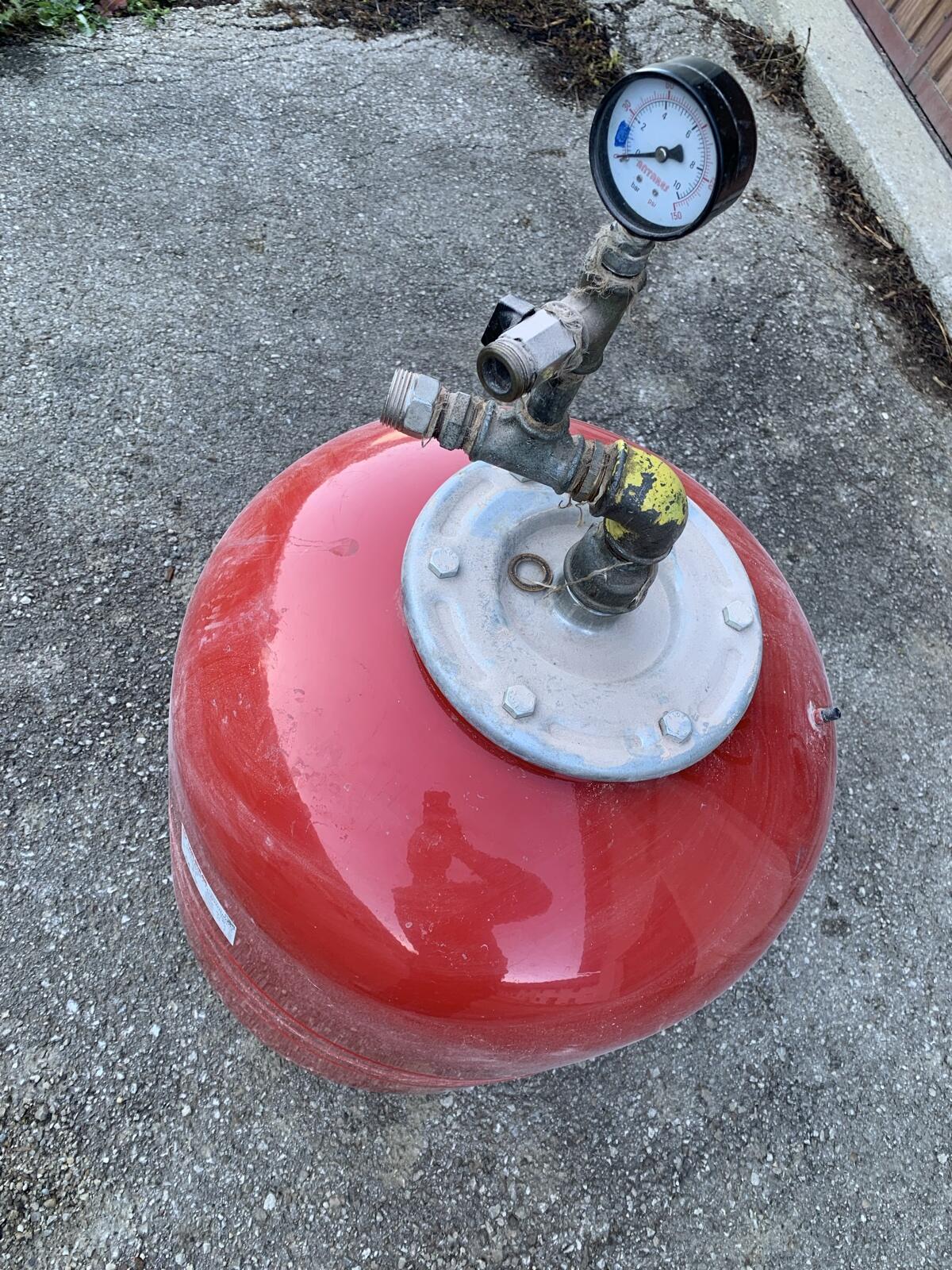 Verkaufe Ausdehnungsgefäß 2