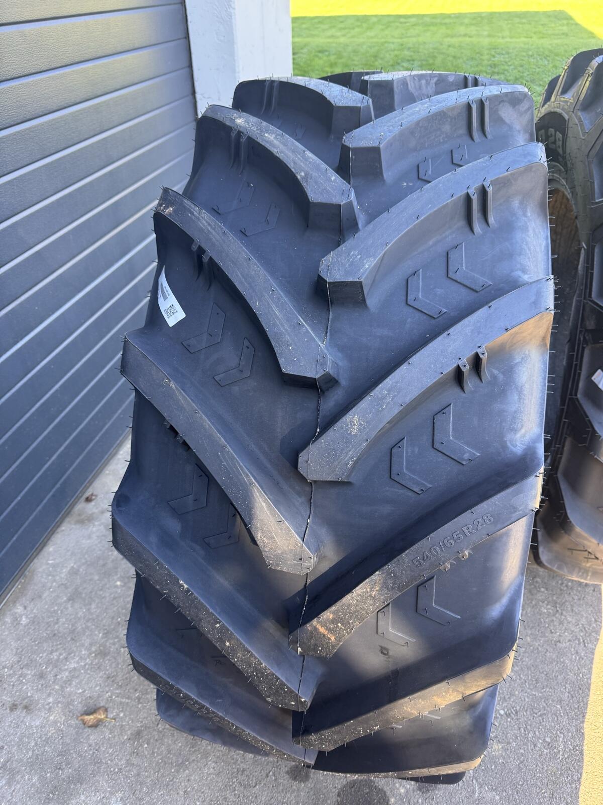 Reifen 540/65R28 ASCENSO 3