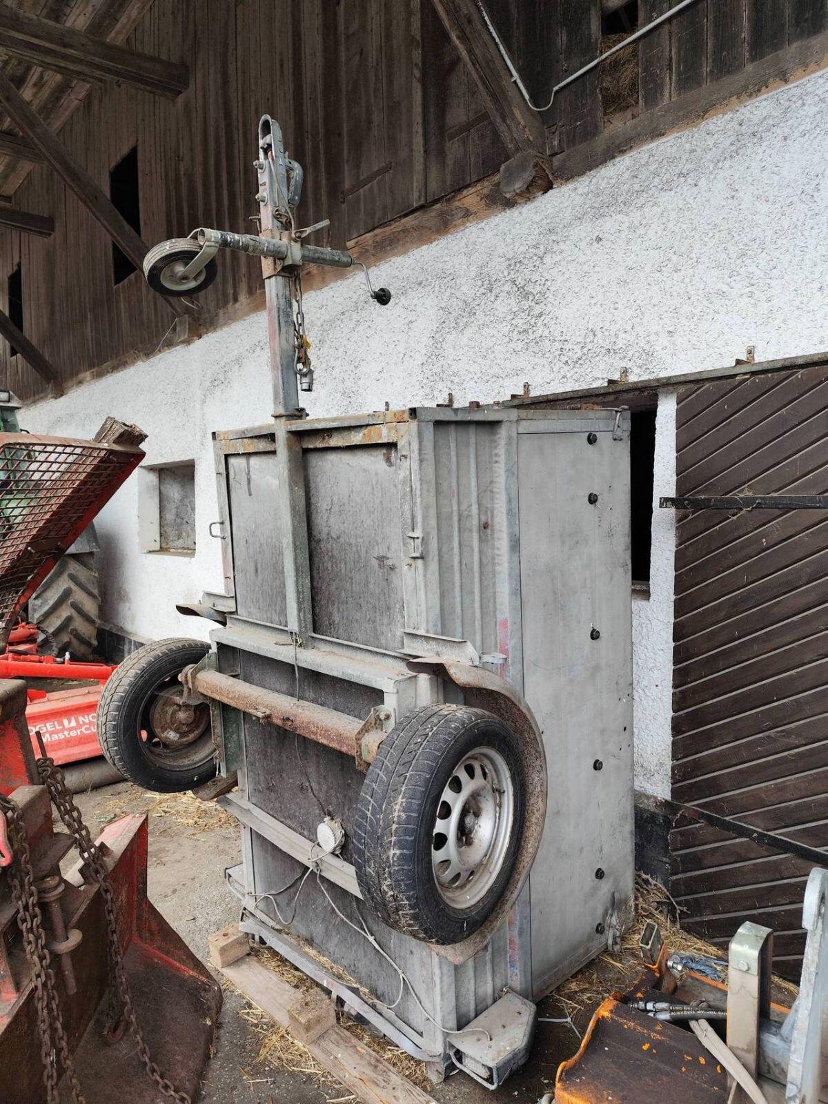 Reparaturbedürftiger Anhänger 3