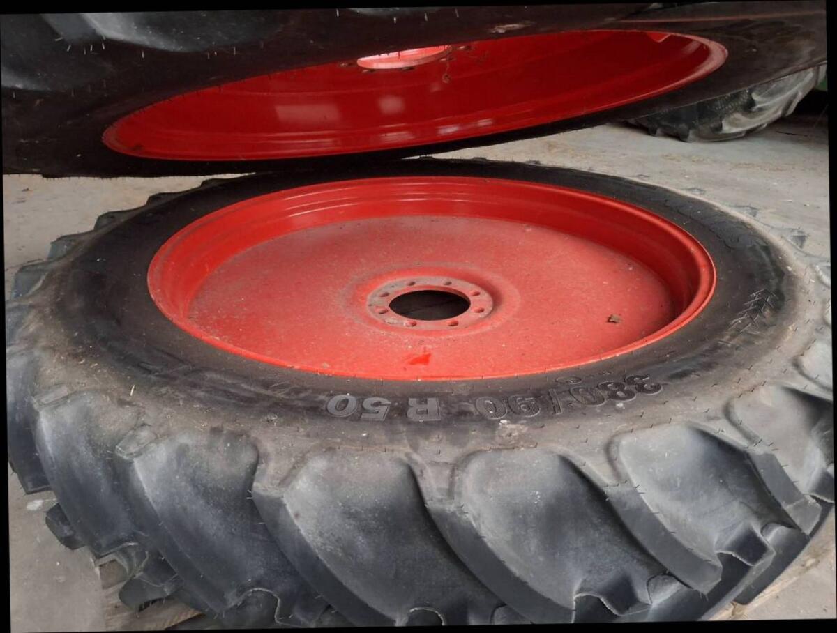 380/90R50 und 380/85R34 neuwertig Mitas AC 85 Pflegeräder 2