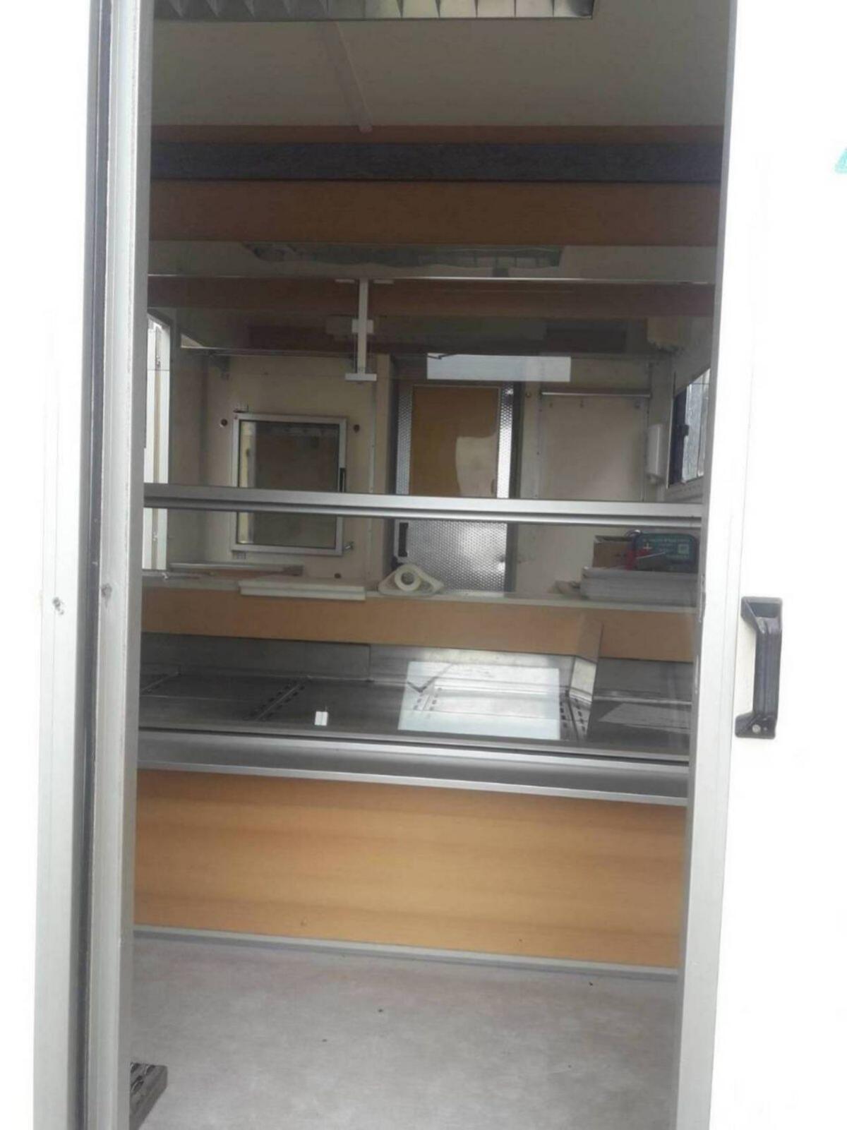 Voll ausgestatteter Hofladen-Container 3