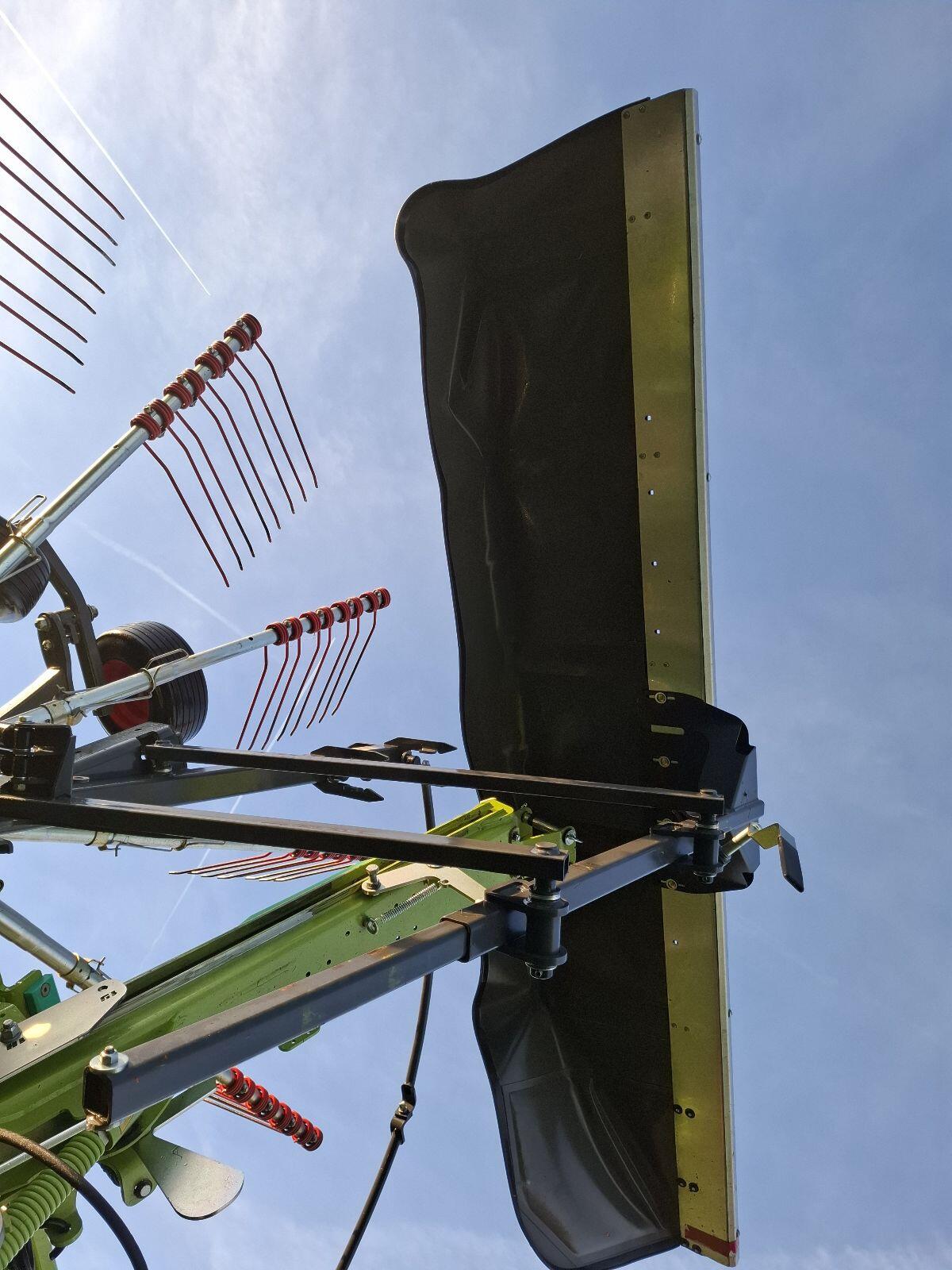 CLAAS LINER 1800 TWIN Kreiselschwader 3