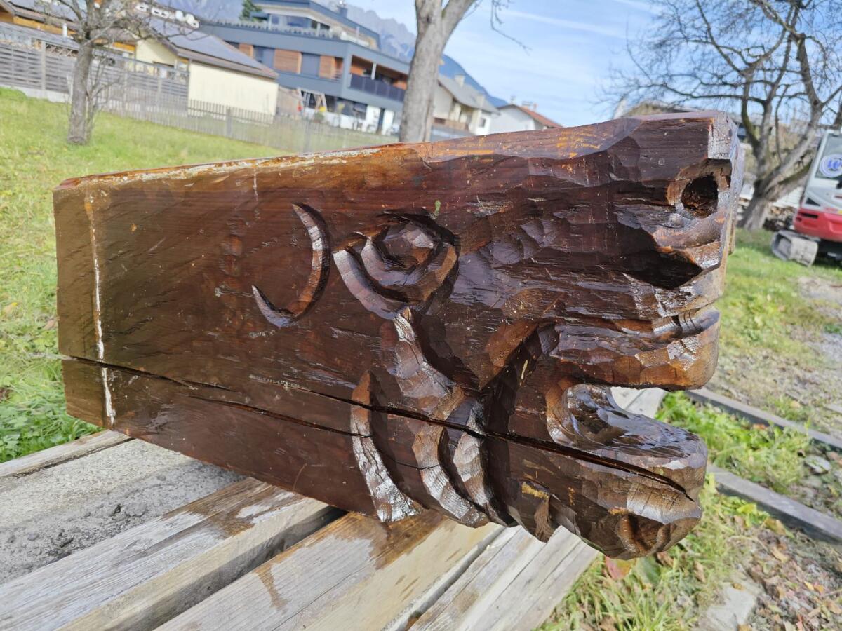 Gehnizter antiker Holzkopf 3