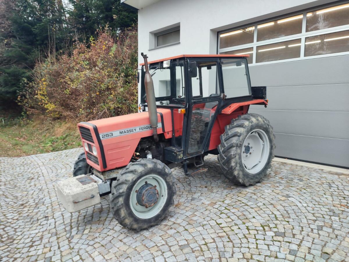 Massey Ferguson 253 1