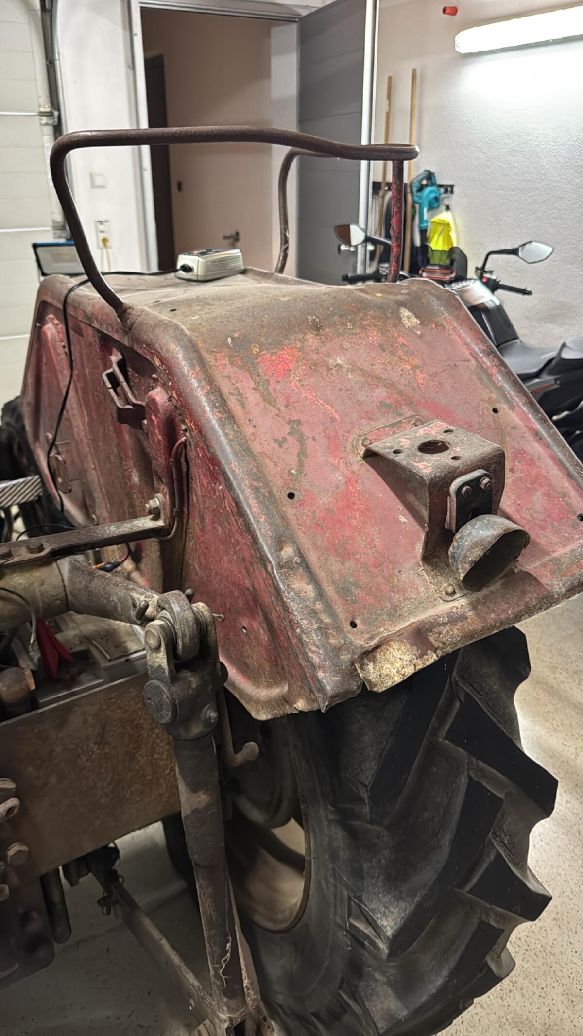 Suche Kotflügel Steyr N182a 3