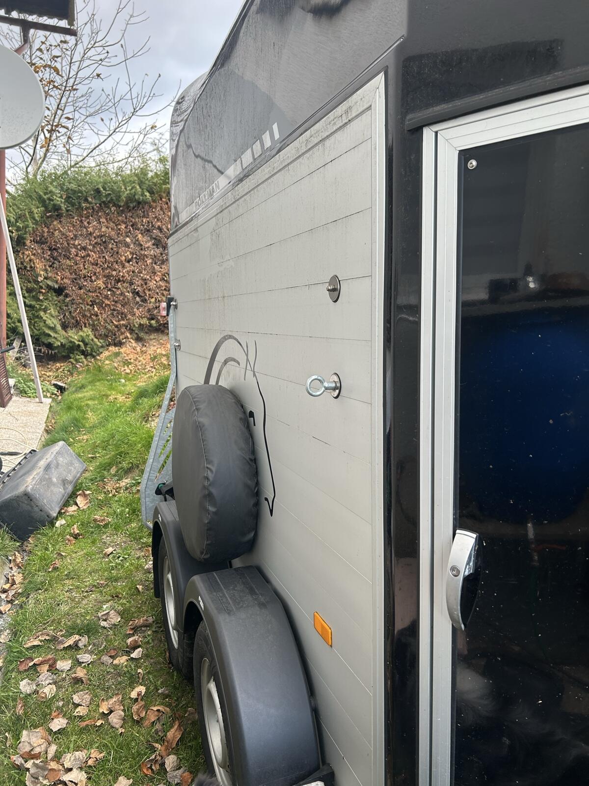 Humer Pferdeanhänger 2