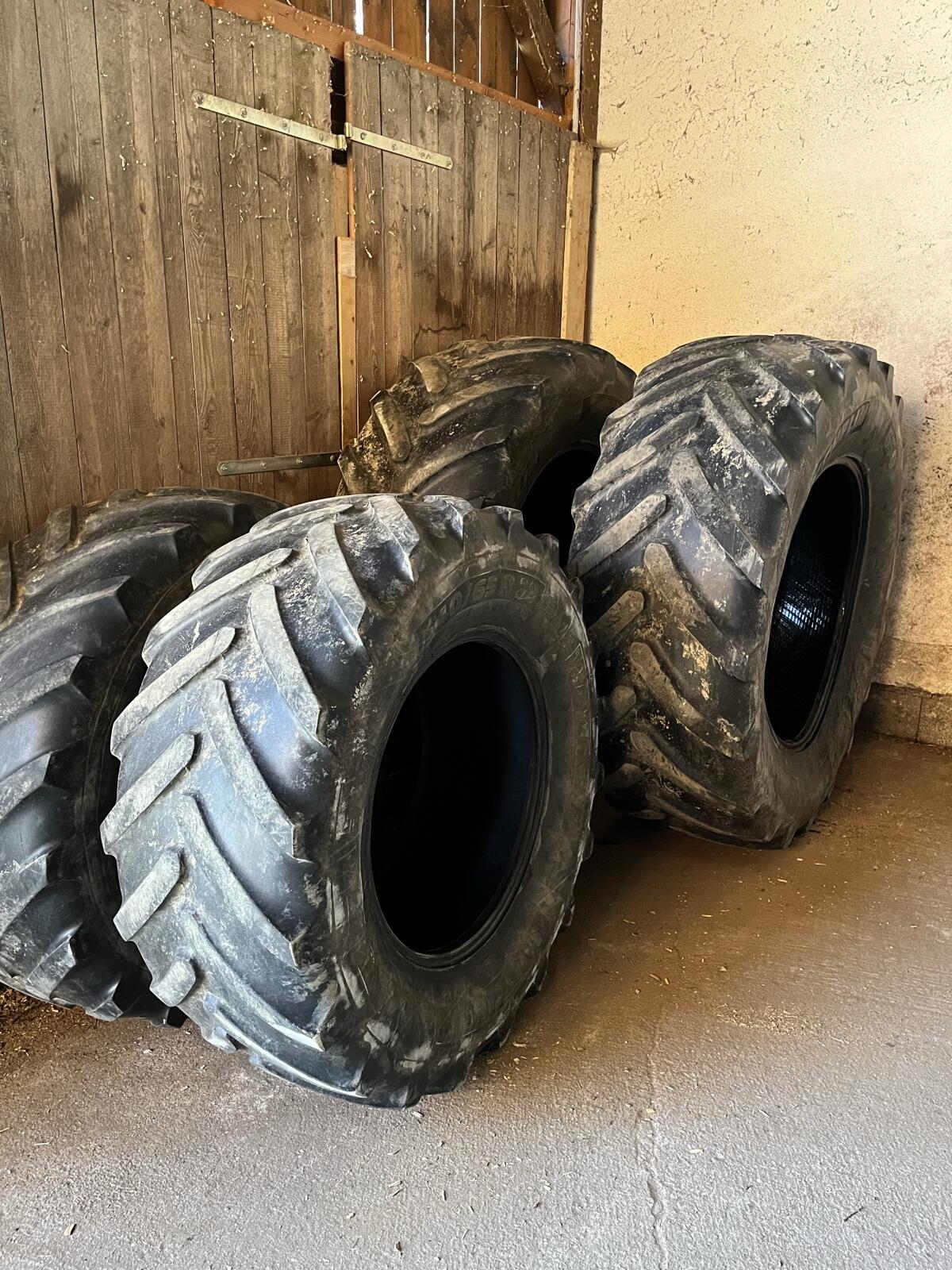 Reifen 650/65R38, 540/65R28 1