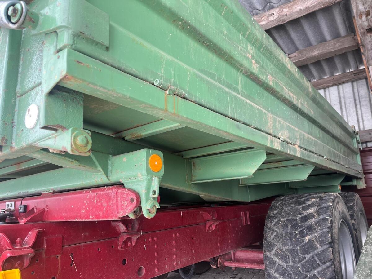 Verkaufe neuwertigen Kipperaufbau Plato 3